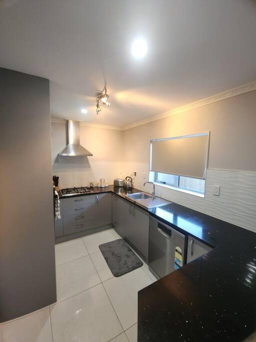 Airport & City At Your Doorstep! The Central Charm Auckland Exteriör bild